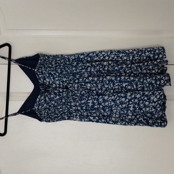 Xhilaration blue white floral sundress size medium adjustable straps, lace up - Picture 5 of 12